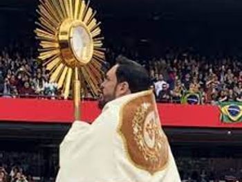 Padre são-paulino conta que abençoou o Morumbi antes da Copa do Brasil
