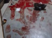 Jovem é surpreendido enquanto dormia e esfaqueado dentro do quarto de casa em Maravilha 
