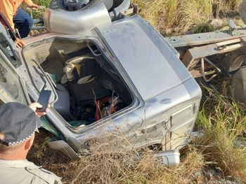 Motorista perde o controle de caminhão e capota na rodovia AL-220 em Major Izidoro 
