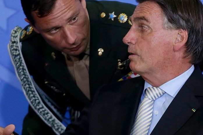 Cid relata que Bolsonaro pediu alteração em decreto golpista, diz jornal