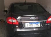 Ao reduzir para passar em quebra-molas, esposa de vereador tem carro roubado no interior 