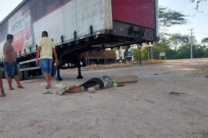 Homem morre em acidente com carreta desgovernada em Água Branca