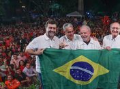 Lula sobe 8 pontos entre beneficiários do Auxílio Brasil, diz pesquisa
