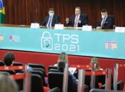 Em coletiva, ministro Barroso destaca segurança do voto na urna eletrônica
