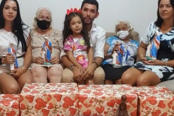 Mães oliventinas são contempladas com presentes durante sorteio online da 3° edição do Projeto Jó Solidário