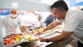 Governador entrega 1º Restaurante Popular Alagoas Sem Fome no interior do Estado