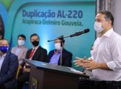 Governador Renan Filho durante solenidade: estradas como artérias num corpo chamado Alagoas