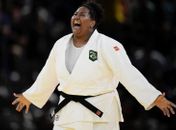 Beatriz Souza vence israelense e conquista medalha de ouro no judô
