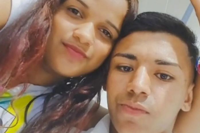 Casal que trafegava em moto morre em colisão com carro na rodovia AL-130 no Sertão
