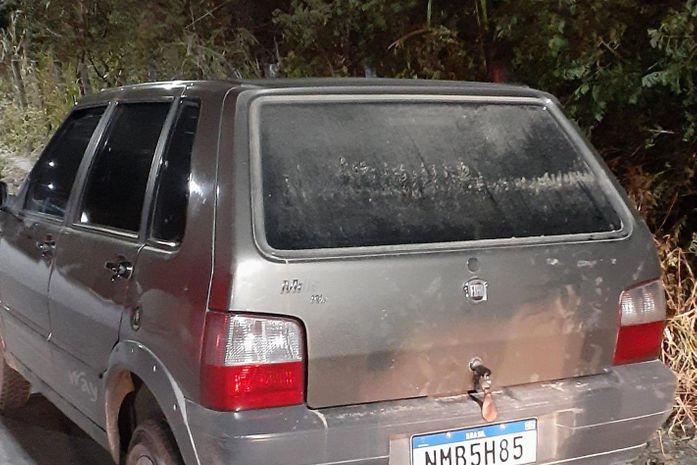 Polícia intercepta criminosos minutos após assalto, recupera veículo e motocicleta em Olho D'água das Flores 
