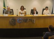 Novo presidente do CNPq, Ricardo Galvão (de gravata vermelha), e a ministra Luciana Santos (Ciência e Tecnologia)