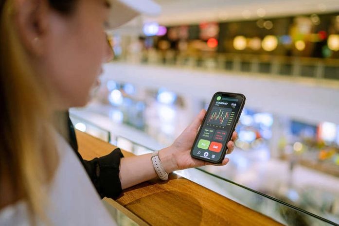 Varejo adota bitcoin para se modernizar; será que dá para pagar pizza com criptomoeda?