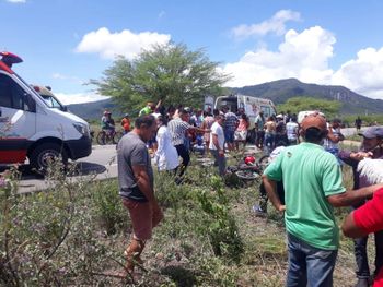 Sertão: Colisão com motocicletas deixa quatro pessoas feridas na AL-130