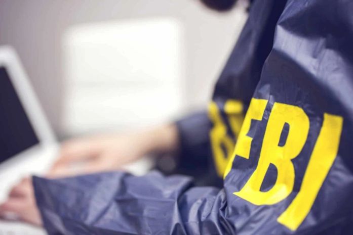 FBI alerta: criminosos manipulam fotos para praticar ‘sequestros virtuais’