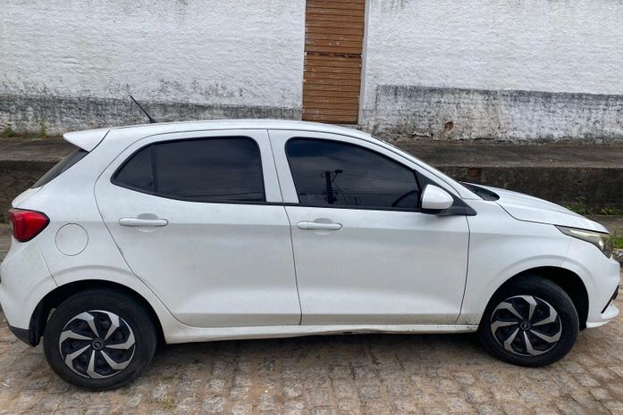 Após denúncia de seguradora, polícia recupera veículo roubado e prende homem que estava com o veículo em Senador Rui Palmeira