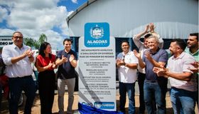 Povoado em Minador do Negrão recebe pavimentação asfáltica e sala do programa Saúde Até Você Digital