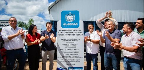 Povoado em Minador do Negrão recebe pavimentação asfáltica e sala do programa Saúde Até Você Digital