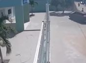 Câmeras de segurança registram momento em que médica atira contra o ex-esposo em Arapiraca