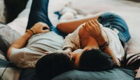 Sossego ou invasão de privacidade? Advogado avalia polêmica sobre horário para relações sexuais em condomínios e explica o que a legislação prevê