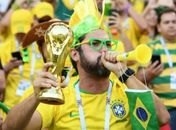 Uso de vuvuzelas, telões, festas e bandeiras: especialista explica o que é permitido nos condomínios durante a Copa
