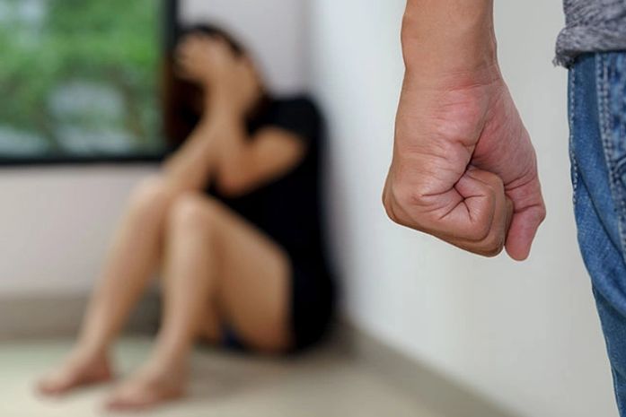 Violência contra adolescente