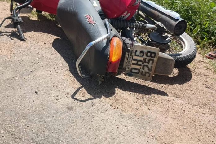 Mulher morre após moto que conduzia se envolver em colisão com carro de passeio em Poço das Trincheiras