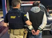 Homem com mandado de prisão por homicídio no Paraná é preso pela PRF em AL
