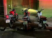 Após ser informada sobre movimentação suspeita, Polícia Militar recupera motocicletas furtadas na zona rural de Olho D'água das Flores 
