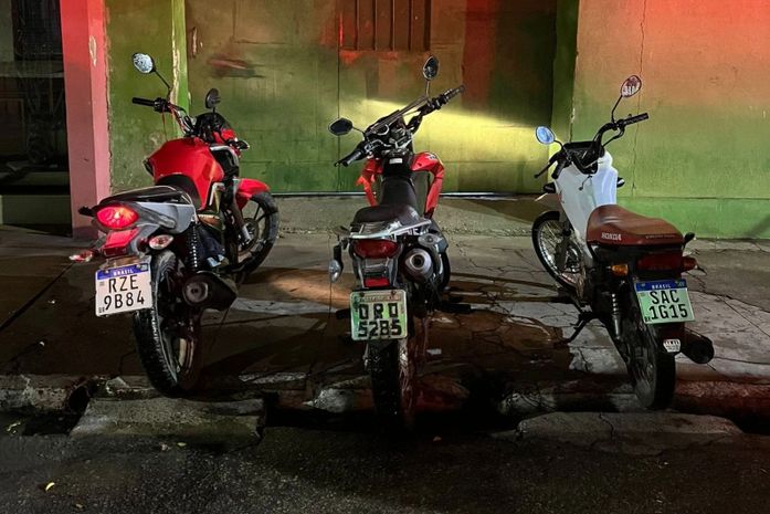 Após ser informada sobre movimentação suspeita, Polícia Militar recupera motocicletas furtadas na zona rural de Olho D'água das Flores 
