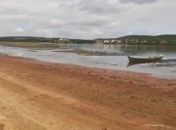 Vídeo gravado por internauta mostra sujeira as margens do Rio São Francisco em Pão de Açúcar