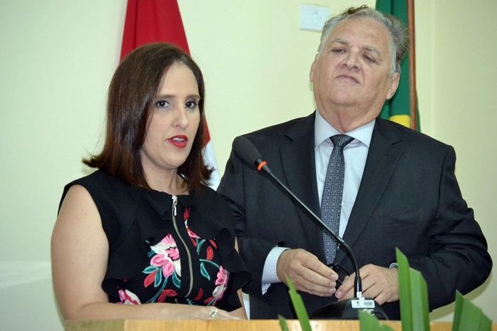 Prefeito de Santana do Ipanema Isnaldo Bulhões e sua filha, Vice-prefeita Christiane Bulhões (MDB)