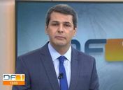 Vídeo: Apresentador da Globo chora ao homenagear pais e emociona web