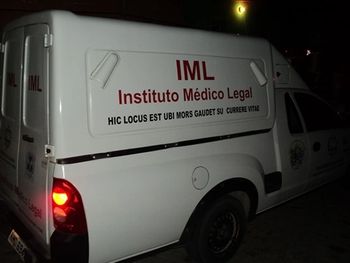 Viatura do Instituto Médico Legal (IML)