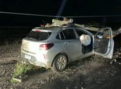 Motorista perde controle de veículo, bate em poste de alta tensão e ruas de Batalha ficam sem energia 
