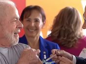 Lula é vacinado por Alckmin e lança campanha nacional de vacinação

