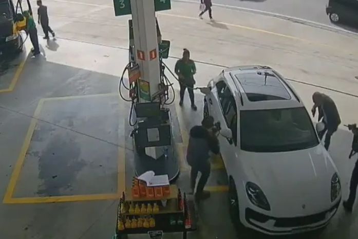 Vídeo mostra prisão de líder do PCC de AL em SP; grupo fraudou R$ 30 milhões e ostentava vida de luxo