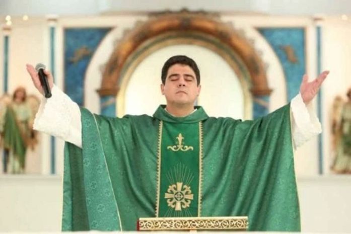 Áudios do Padre Robson mostram negociações suspeitas; Assista reportagem