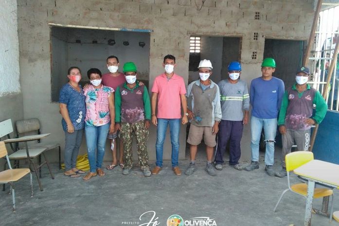 Prefeito Jó visita escola em reforma no povoado Poço da Cacimba