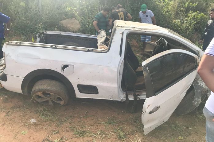 Acidente automobilístico na AL 130 resulta em duas pessoas feridas