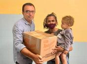 Médica Milena Magalhães, Advogado Edson Magalhães e Médico Matheus Pelaquin doam alimentos a famílias carentes em Santana